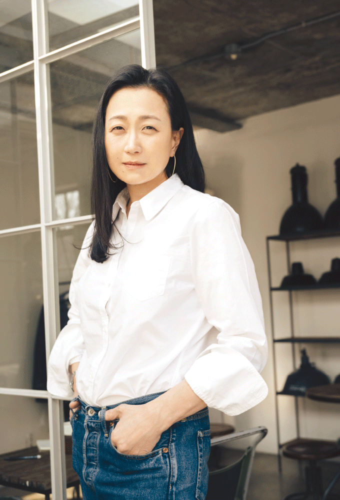 어제와 오늘을 잇는 사람 한 세기에 걸친<BR>재일조선인의 삶을 조명한<BR>이민진 작가